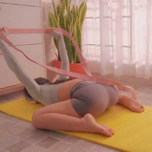 瑜伽网红Aimier火爆onlyfans，10个视频+5组照片，完美身材闪现