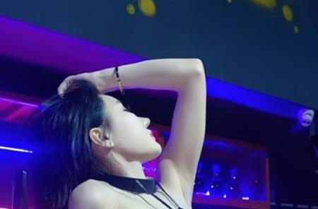 精选女神佳多饱精选合集，6.1G王一菲合作视频