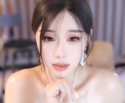 CC小恩雅:自拍时长21分钟合集,定制剧情故事不合适下载观看