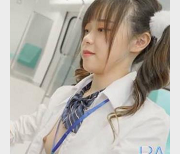 麻豆新人女星尤莉Yuri地铁互动传媒作品，馒头艾薇列车男人狂欢视频