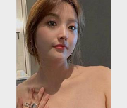 反差婊私拍展示：女神级视频资源1.5G