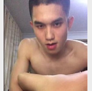 汤姆猫开发00后女友自拍超火资源，男主小帅女主露脸用嘴T爆C相貌