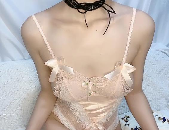 樱狸子高端定制视频套装，11.7G精彩内容，二次元少女青春气息，模特身材收藏必备