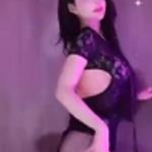 虎牙超人气主播桃一舞蹈视频合集400MB，万元定制私人订制，美腿翘臀必看