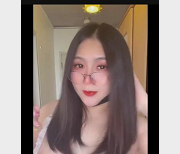 推特出品-24V-6.7G小编先搞个温馨提示！bang光头仔巨胖臀TS母G，专属人造边缘，小鲜肉快乐生活