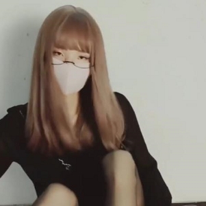 TS-jinwanxuan1999：39V，3.5G，硅胶球、牛奶等新玩法，互动多，粉丝狂涨