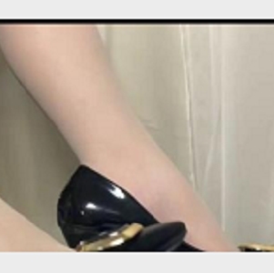 博主自拍作品1小时1.2G，评论区精彩，2024年展示表情！某处C某处！高跟鞋踩S，支持作胀妗