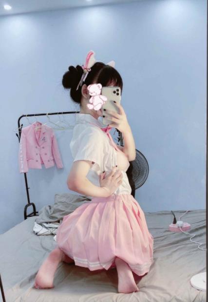 网红妹子精选4V-308MB私拍作品光“阴”馒头鲍