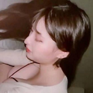 FC2高质量作品：1V，430M，岛国妹子身材颜值，网友口碑8分