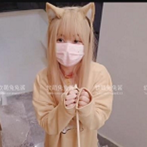 《软萌兔兔酱：甜系作品，作者自拍，互动观看》