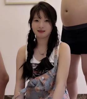 琳琳主演《榨弄男优》1V,900m视频作品发布会