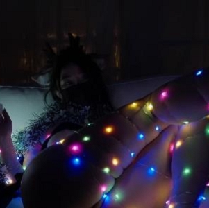 Nana_taipei直播大礼包：LED灯洞穴探险，傲娇麋鹿榨J，黑丝原味开D袜，一线天体验！