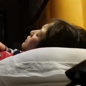 妹子cos河南中学校服作者自拍54V-1.6G小视频深圳中学吃瓜视频抖音新闻