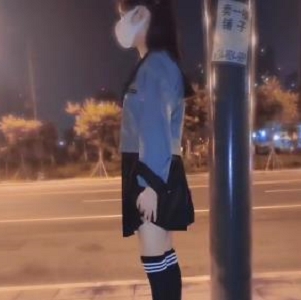 海角胡九万-原小芳姐姐COS服装舞蹈粉丝婚纱喷泉户外表演视频-23V-2.1G