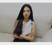 知名模特灵灵自拍高清无水印资源，时长26分钟，男生必看