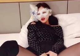 女神vivian姐黑丝长靴露脸长腿贴心服务广州眼罩