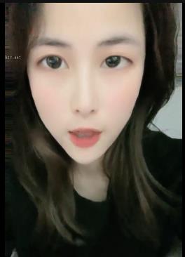 手摇饮料店员推荐的大罩杯子约会：恋爱的理性与理想