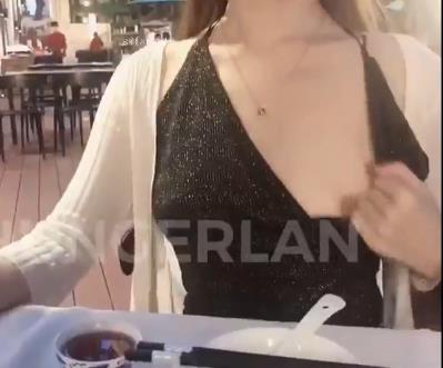 40W粉博主HUNGERLAN钢琴伴奏合集，86V，725M，身材好香蕉专访