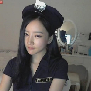 抖音美女御姐自拍如懿风格视频1集，大小643M