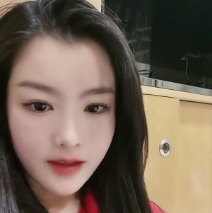 成都超辣御姐博主，川渝妹子玩转直播，颜值身材大胆