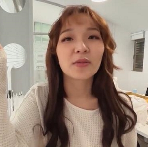 湾湾最新作品：宝岛娃娃脸美女国语对白团建视频，女Y男Y火爆表现！