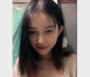 精选可爱嫩妹完整版！5V518M，笑起来甜蜜学生妹，赶紧收藏！