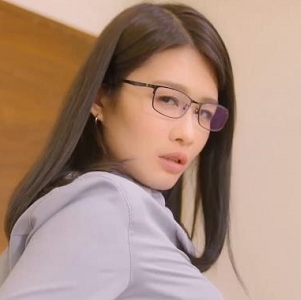 湾湾出品新传媒资源：广告暴雷骗无法提现，纯爱老师客户至上女销售妻子口B下载