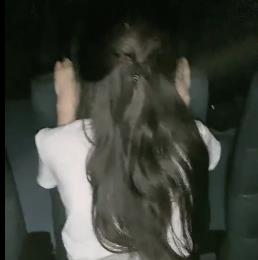 《精选妹妹自拍火爆电影院37分钟S女主包场白腿》