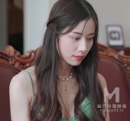 某传媒出品，1V-1.6G，时长32分，小少妇自己老公T吃肌肉男抖音事件女主，颜值超高