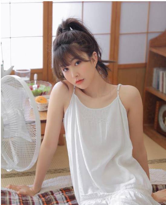 日系美女小爱同学自编自导自演剧情作品，2.84G视频大小，网红身材黄金比例大长腿人偶娃娃演绎功底