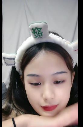 甜美卡哇伊嫩妹妹直播搞怪自拍2:52分视频