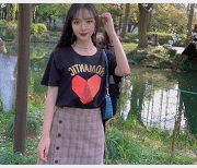 长春美女李婷御姐范水灵灵视频680M，俏皮可爱车头灯资源丰富