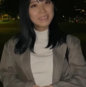 们一起来探讨“矫正女孩”这一视觉文化作品吧！