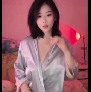 半糖琪琪精简舞蹈视频打包，大哥车灯精华表演，3-6分钟一部，不容错过