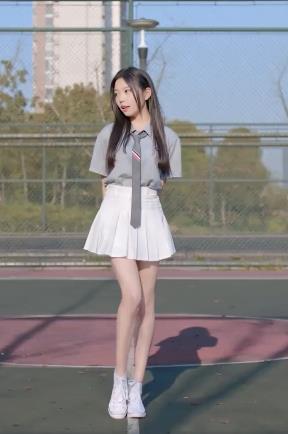 欣小萌玉腿舞神奇AI换脸视频