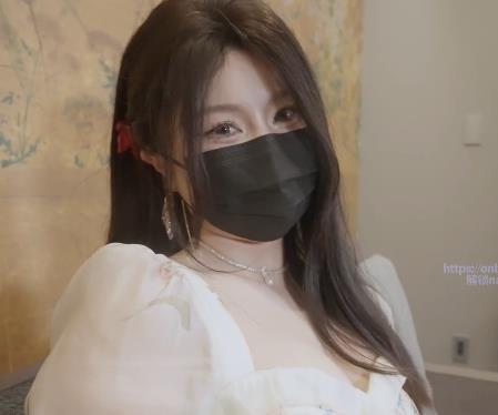 精选蜜汁尤物娜娜nana_taipei自拍特写45分钟视频-美美的黑丝诚意展示