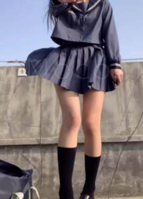 00后在校女学生小贝贝:日常解压美女资源,清纯粉萌互动游戏