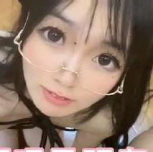 顶级S货：小凌兔子S美女Cos视频集