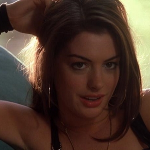 《历劫俏佳人》高清未删减版，美少女命运扭曲，洛城帮派黑暗世界，尺度大震撼视频大小/数量