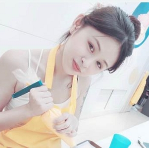 学院美眉纹身自拍小视频图片下载