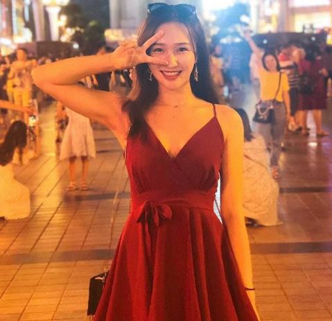 甜美少妇橙子：YD值爆表，多人运动，326V-895M