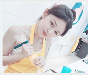 学院小美眉纹身自拍P友闯红灯小视频