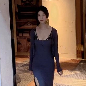 抖娘利世老同学旧情复燃1V1.8G爆火演绎