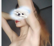 推特福利姬合集：小视频+图集，大学宿舍内拍摄，神秘不露脸，身材完美，穿网袜妹妹粉嫩，圈粉无数！下载观看！