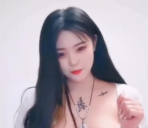 322个r18级抖音风小视频，3.9G硬盘大神收藏，身材颜值猪扒一网打尽！立即下载！