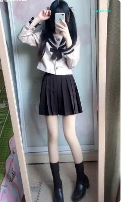 抖音网红野餐兔舞姿诱人,金主爸爸们爱不释手!