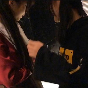 浆果儿-小粉猪-小蘑菇-西萌工作室：00后野外超市高清无圣光女同视频