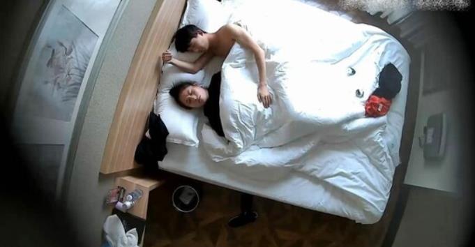 斗鱼宅男圈VIP资源合集，久妖V-5.9g，嫩妹成熟主妇应有尽有，快来下载吧！