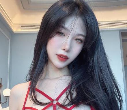 网红美女抖娘利世定制红视频1V766M