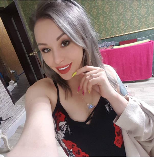 欧美小姐姐Alice私拍资源，人体涂鸦艺术，200m视频，长腿直男必看